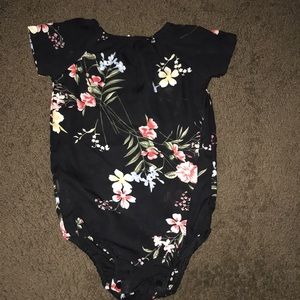 18-24mo bodysuit blouse. Fits bigger sizes